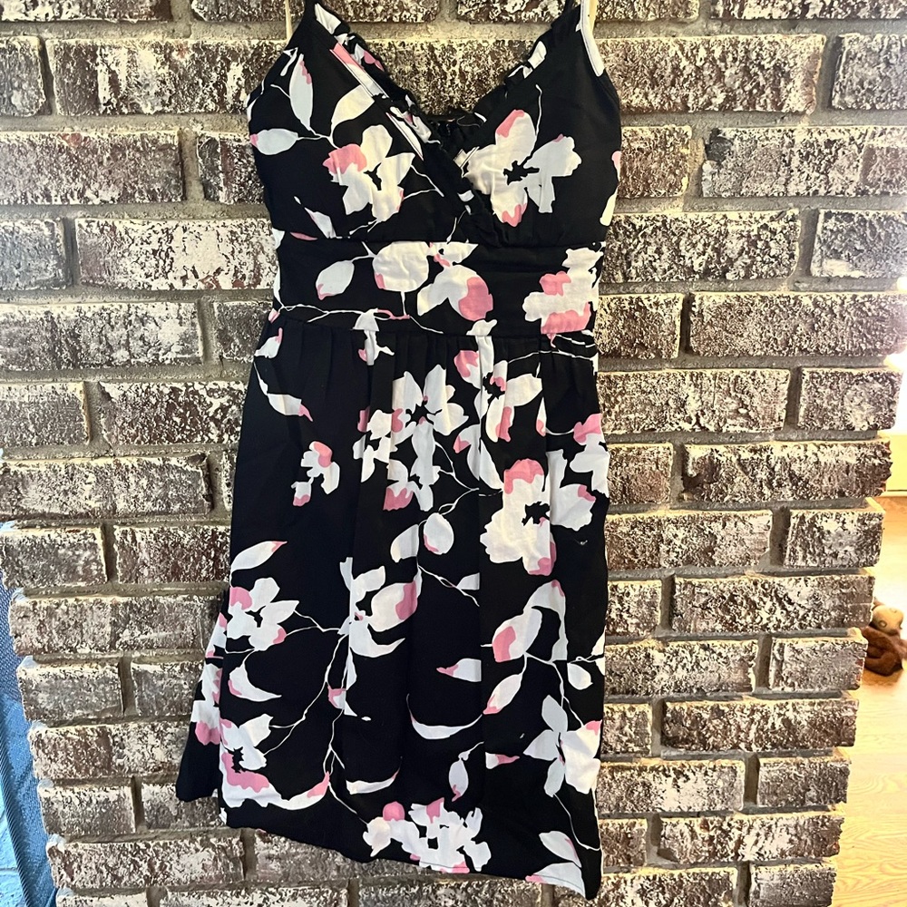 Juniors Black floral dress